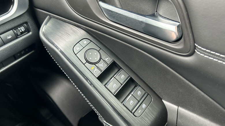 Nissan Qashqai 1.3 DiG-T MH 158 N-Connecta 5dr Xtronic Petrol Hatchback